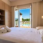 Cape Villa *